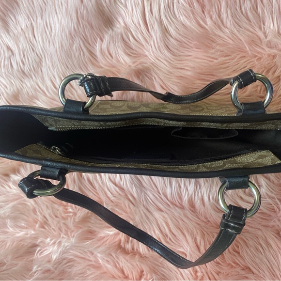 COACH BLACK & TAN PURSE - Picture 5 of 7